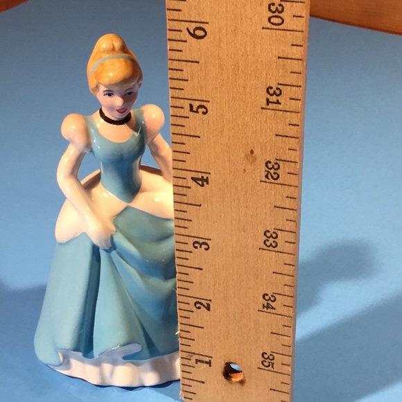 Vtg. Cinderella Disney Ceramic Figurine - Picture 16 of 16